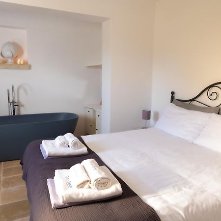 אוסטוני Terra Sessana Ville E Trullo Con Piscina Privata מראה חיצוני תמונה